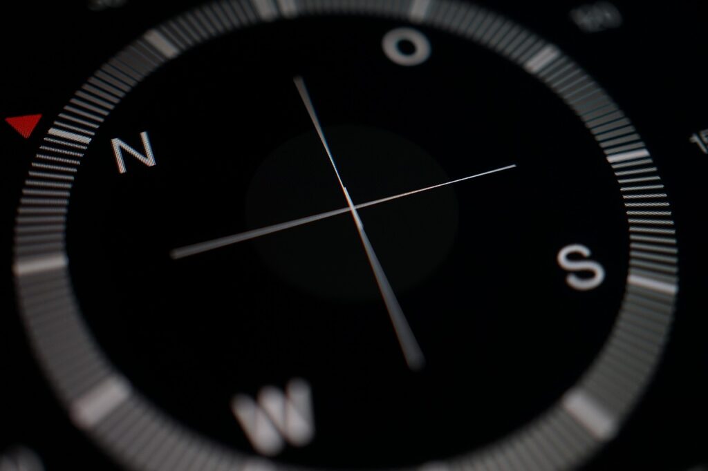 Metal usado na agulha da bússola: Conheça o material e sua função Metal usado na agulha da bússola: Conheça o material e sua função